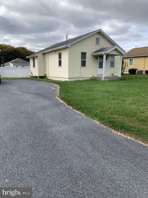 1232 Railroad Rd, DAUBERVILLE, PA, 19533-8920 | Card Image