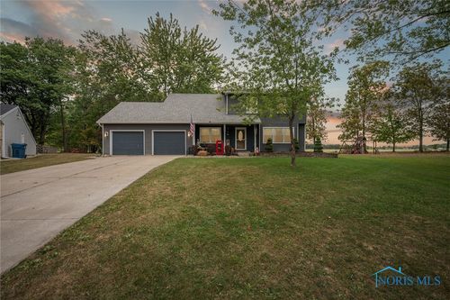 219 Illinois Dr, Bryan, OH, 43506-8950 | Card Image