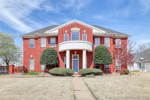 29 River Oaks, McAlester, OK, 74501-7092 | Card Image