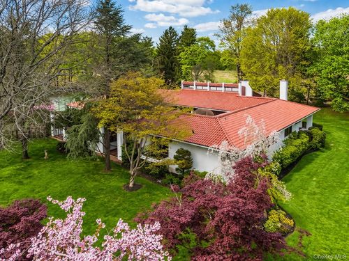 8 Plaka Ct, Glen Head, NY, 11545-2019 | Card Image