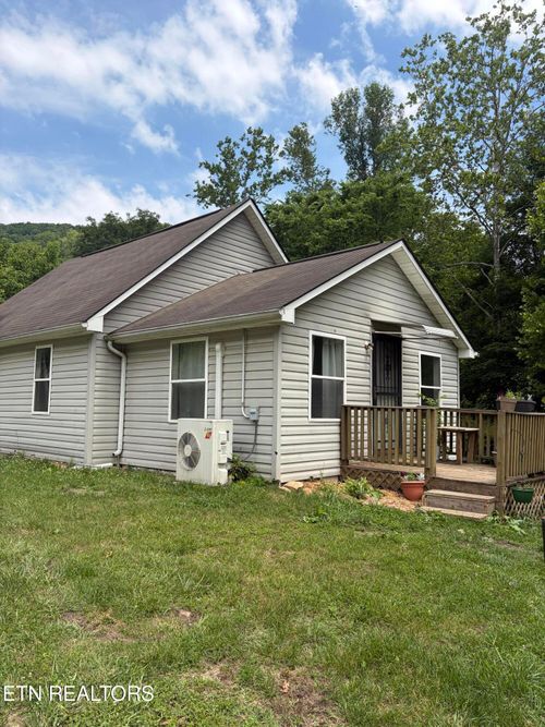 944 W Short Mountain Rd, Sneedville, TN, 37869-6277 | Card Image