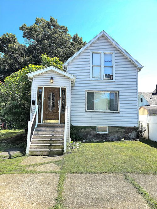 1009 E 4th Street, Erie, PA, 16507 | Card Image