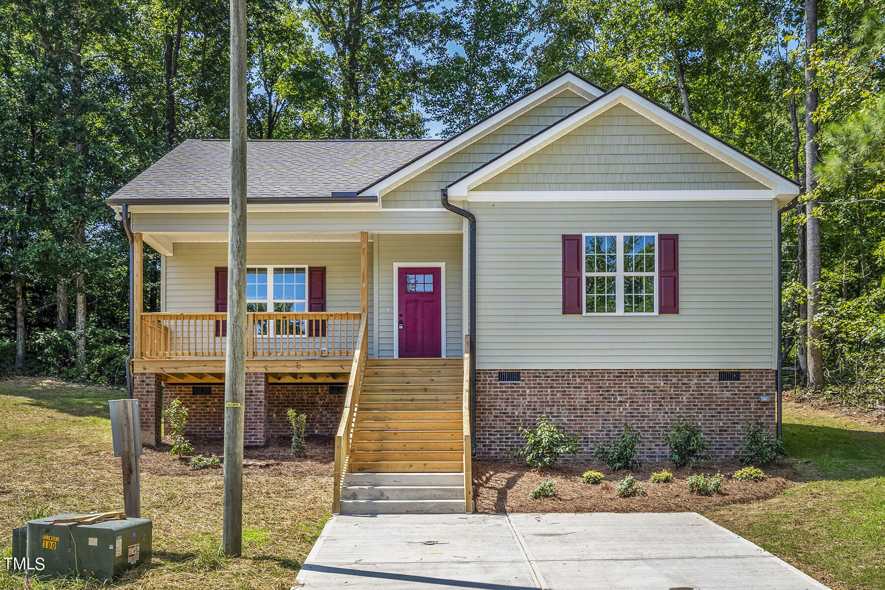 Ingle St, Siler City, NC 27344