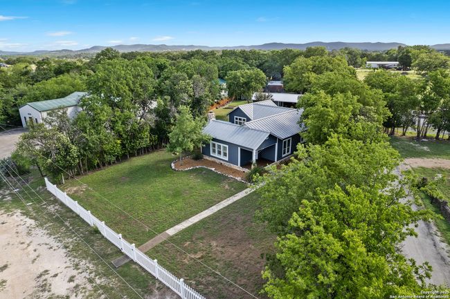 14280 State Highway 16 N, House other with 3 bedrooms, 2 bathrooms and null parking in Medina TX | Image 40