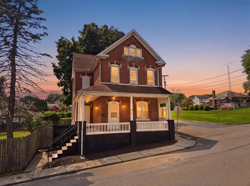 330 N 6th St, Bangor, PA, 18013-1729 | Card Image