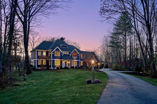 10 Wingate Ct, Stratham, NH, 03885-2354 | Card Image