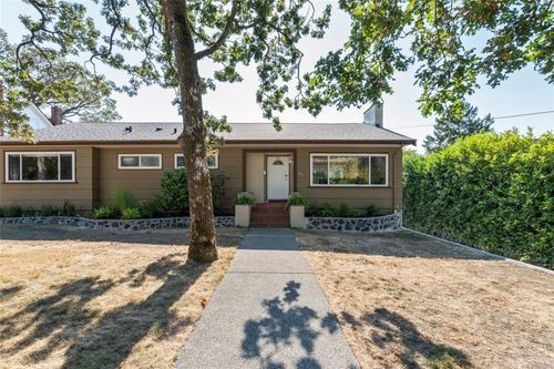3944 Cedar Hill Cross Rd, Victoria, BC, V8P2N6 | Card Image