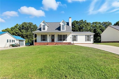 186 Rebecca Dr, Thomasville, NC, 27360-4444 | Card Image