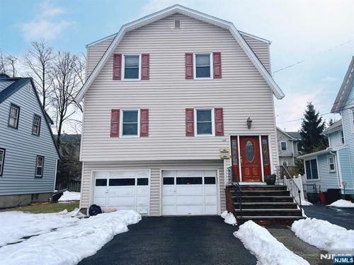 107 Madison Ave, Midland Park, NJ, 07432-1427 | Card Image