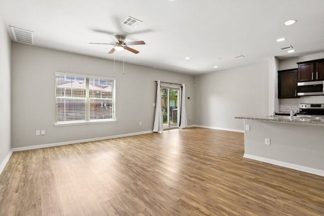 APT-2903 - 516 E Slaughter Ln, Condo with 2 bedrooms, 3 bathrooms and 2 parking in Austin TX | Image 4