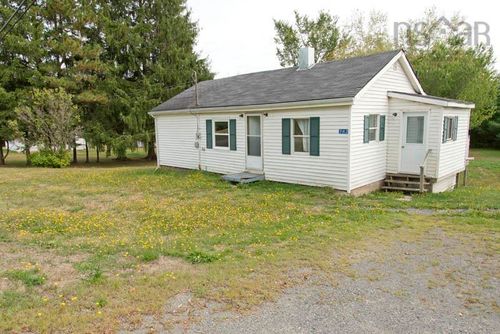 743 Falmouth Back Rd, Falmouth, NS, B0P1P0 | Card Image