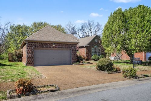 5716 Chadwick Ln, Brentwood, TN, 37027-4779 | Card Image