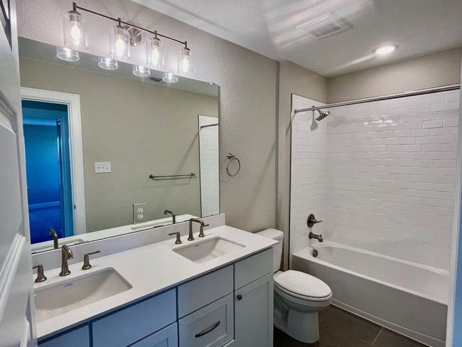 Secondary Bath | Image 9