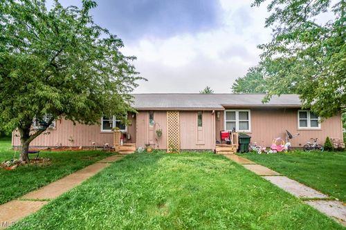 7230 Huck Cir Nw, North Canton, OH, 44720-6803 | Card Image