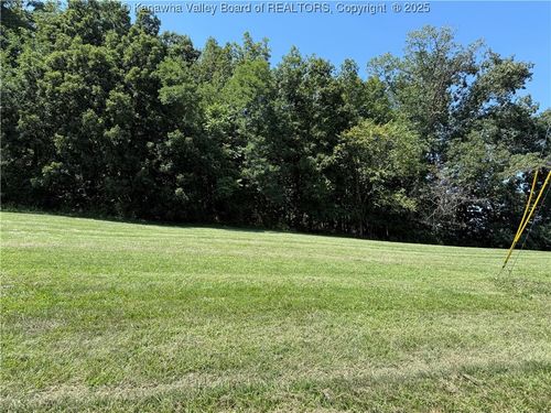 72 Sunday Silence Dr, Evans, WV, 25241-9428 | Card Image