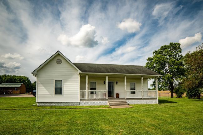 883 Parks Implement, House other with 3 bedrooms, 2 bathrooms and null parking in Mitchell IN | Image 1