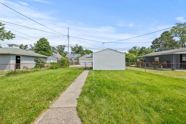 Off street parking behind home too! | Image 24