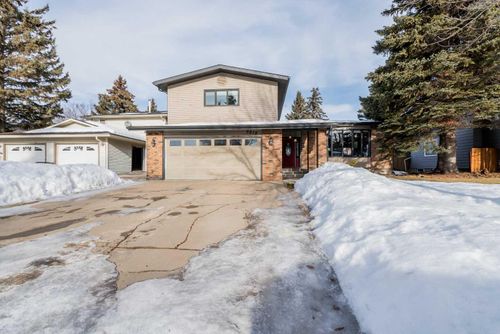 9818 75 Ave, Grande Prairie, AB, T8V4W9 | Card Image