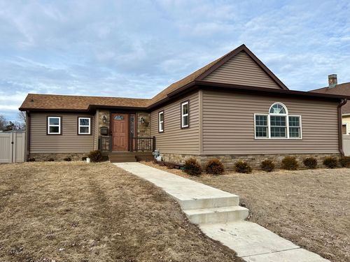 108 E 5th St, Spring Valley, IL, 61362-1421 | Card Image
