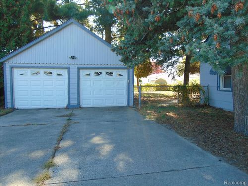 20178 Lakeworth St, Roseville, MI, 48066-1123 | Card Image