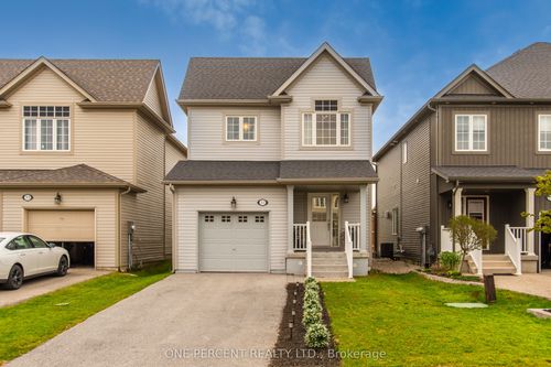 31 Courtney Street, Centre Wellington, ON, N1M0E3 | Card Image