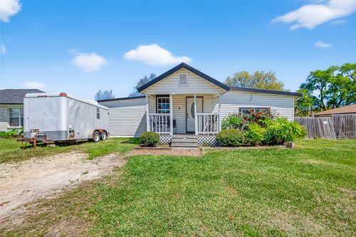 115 S Holmes St, La Porte, TX, 77571-5620 | Card Image