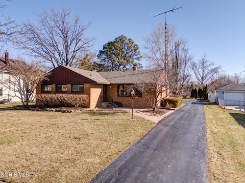 955 Louisiana Ave, Perrysburg, OH, 43551-2339 | Card Image