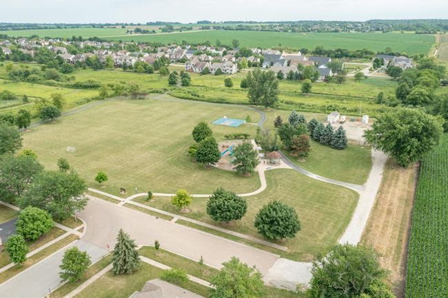 406 Camden Cir, House other with 4 bedrooms, 4 bathrooms and 3 parking in Oswego IL | Image 34
