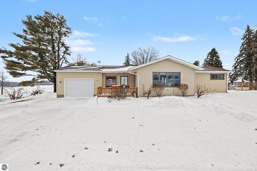 10555 E 48 Rd, Cadillac, MI, 49601-9514 | Card Image