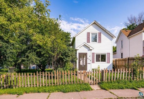 608 E 10th St, Duluth, MN, 55805-1430 | Card Image