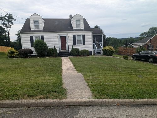 512 Parkdale Dr, Salem, VA, 24153-4015 | Card Image
