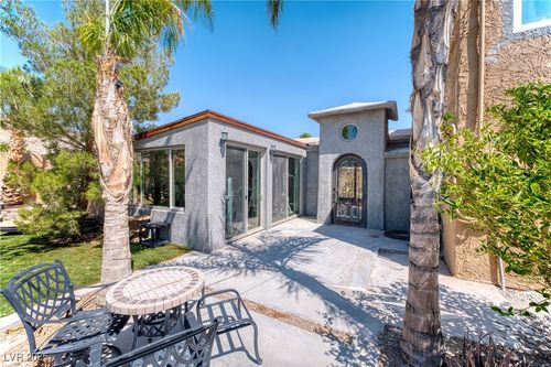 10560 S Dapple Gray Rd, Las Vegas, NV, 89178-3559 | Card Image