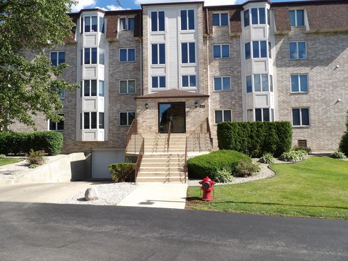402-3640 186th St, Lansing, IL, 60438-3270 | Card Image