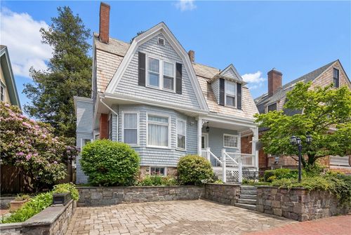 34 Bull St, Newport, RI, 02840-2763 | Card Image