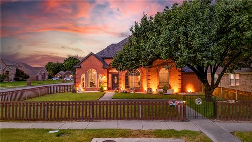 2530 Cresthaven Dr, Garland, TX, 75040-3212 | Card Image