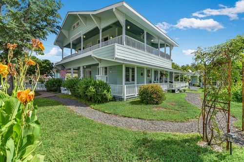 864 N Franklin St, La Grange, TX, 78945-1620 | Card Image