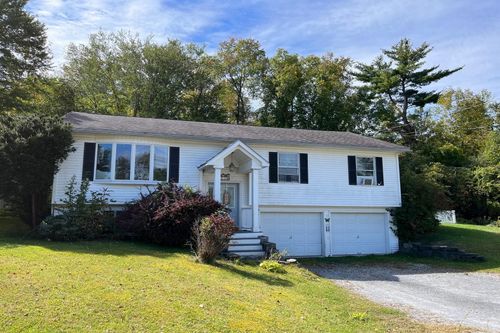 42 Stone Ridge Dr, Rutland, VT, 05701-3817 | Card Image