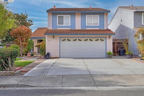 33064 Compton Ct, Union City, CA, 94587-5536 | Card Image