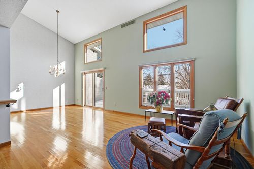 6733 W 82nd St, Bloomington, MN, 55438-1265 | Card Image