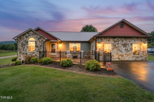 129 Jim Elliott Rd, Elizabethton, TN, 37643-5773 | Card Image