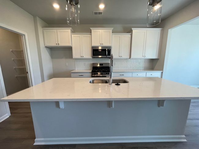 7026 New Horizons Lane, House other with 3 bedrooms, 3 bathrooms and null parking in Boiling Springs SC | Image 4
