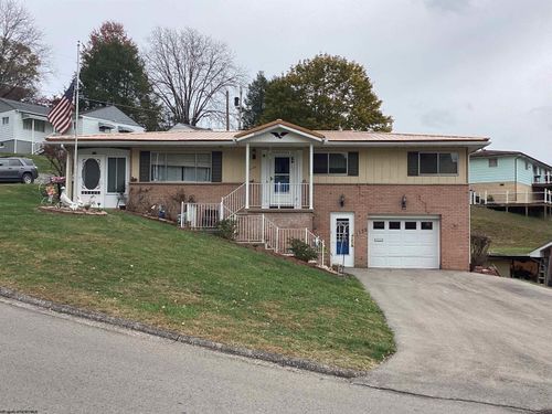 1133 Village Way, Fairmont, WV, 26554 | Card Image