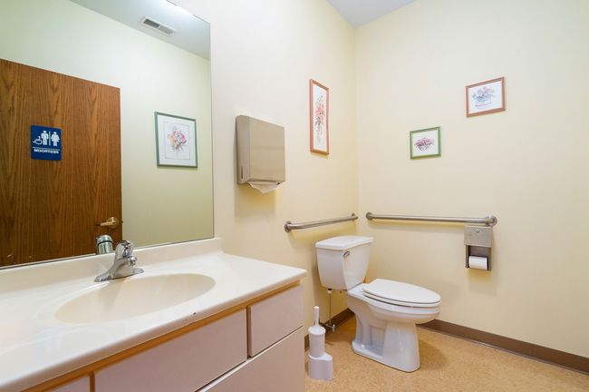 Bathroom in the "bonus suite" | Image 29