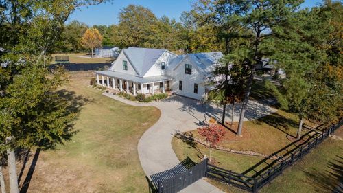 111 Hunting Hills Dr, Aiken, SC, 29803-8614 | Card Image