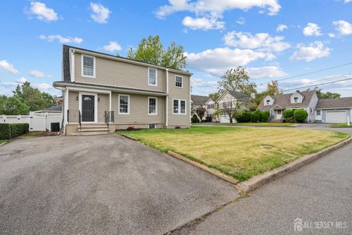 47 Glendale Rd, Colonia, NJ, 07067-3805 | Card Image