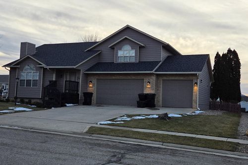 405 Maple Dr, Spearfish, SD, 57783-3221 | Card Image