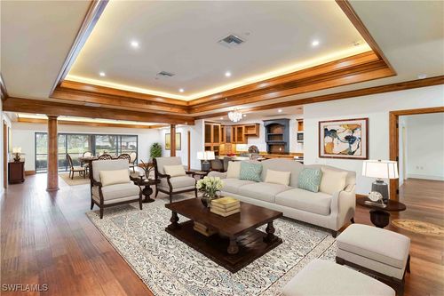 7-101-700 Arbor Lake Dr, NAPLES, FL, 34110-8086 | Card Image