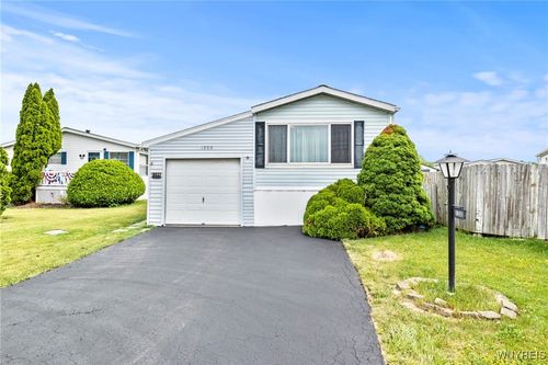 1200 Maplewood Dr, Lockport, NY, 14094-7137 | Card Image