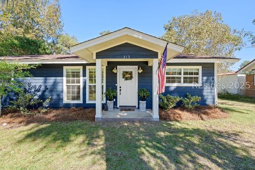 313 1st Ave, Ridgeland, SC, 29936-8967 | Card Image