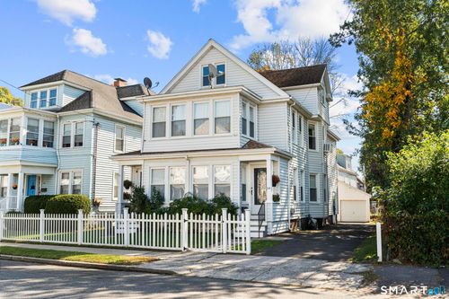 48 Smith St, West Haven, CT, 06516-4515 | Card Image
